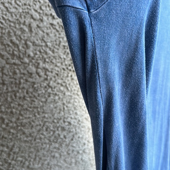 Harlow & Graham Twist Front T-Shirt - Picture 9 of 11